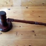 La risoluzione della controversia dipende dalla legittimità della risoluzione del contratto stipulato tra le parti che presuppone l’accertamento della esecuzione del rapporto obbligatorio e negoziale e che, in quanto tale, può essere scrutinata solo dal giudice civile