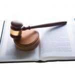 Requisiti di ordine generale: la riconducibilità dei concorrenti ad un “unico centro decisionale” deve essere accertata in termini di “pericolo presunto” a prescindere dall’esame del contenuto delle offerte e dalle vicende successive alla loro presentazione (es. il ritiro dell'offerta)